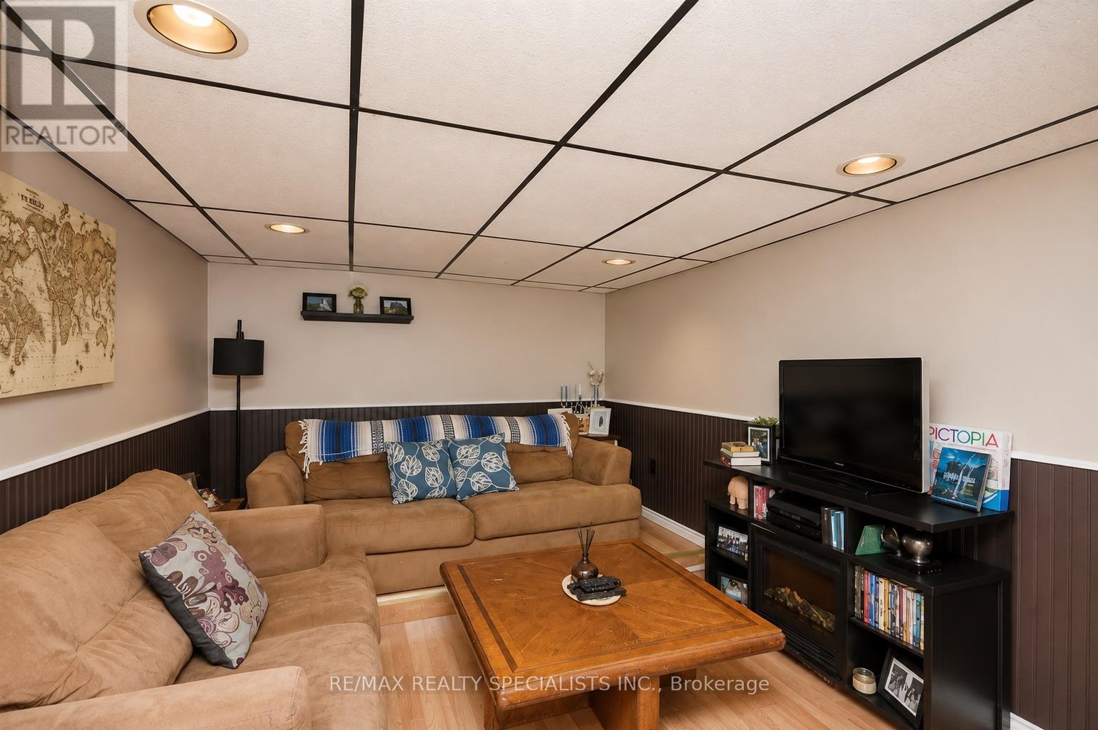 512 FIRST AVENUE - 16