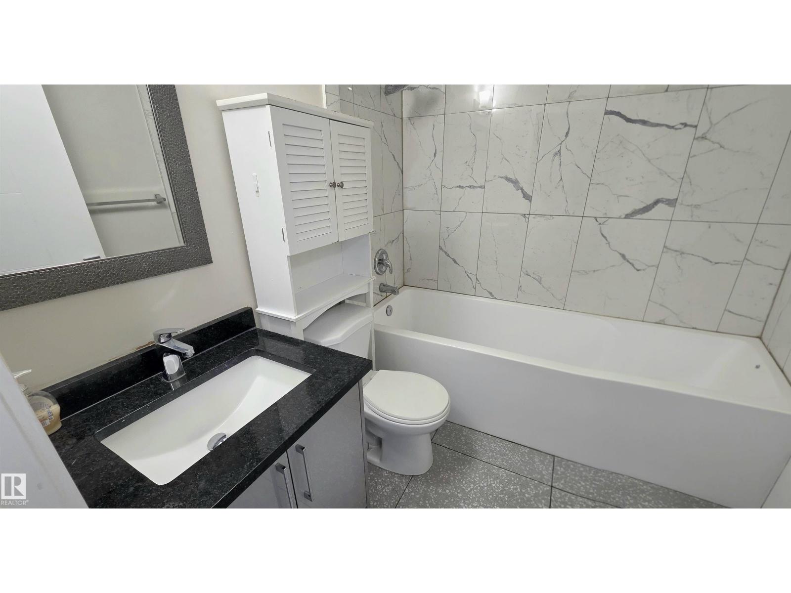 9131 83 AV NW - 17