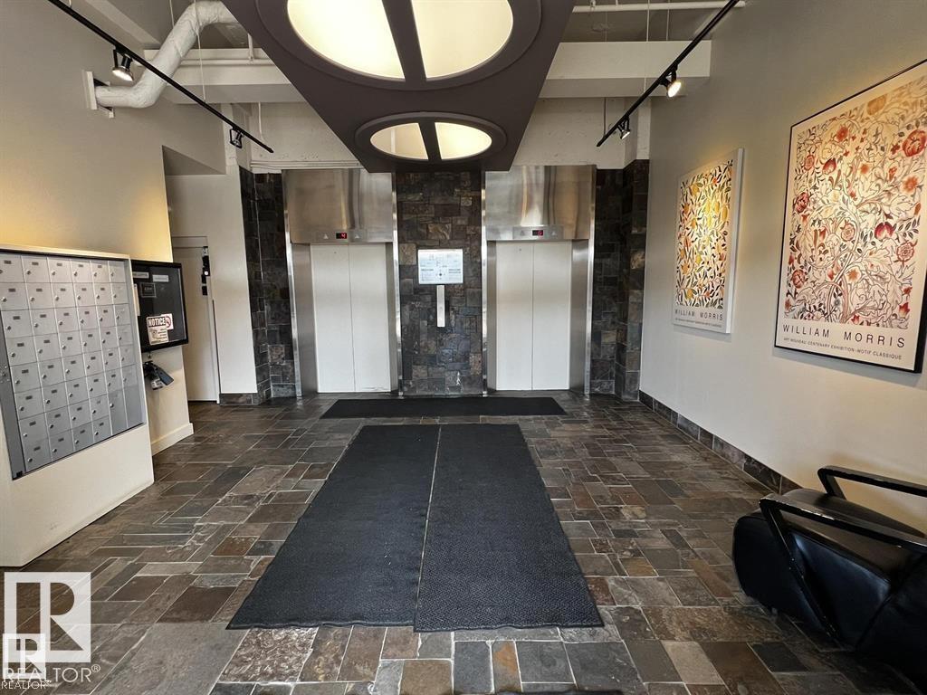 #903 10105 109 ST NW - 18