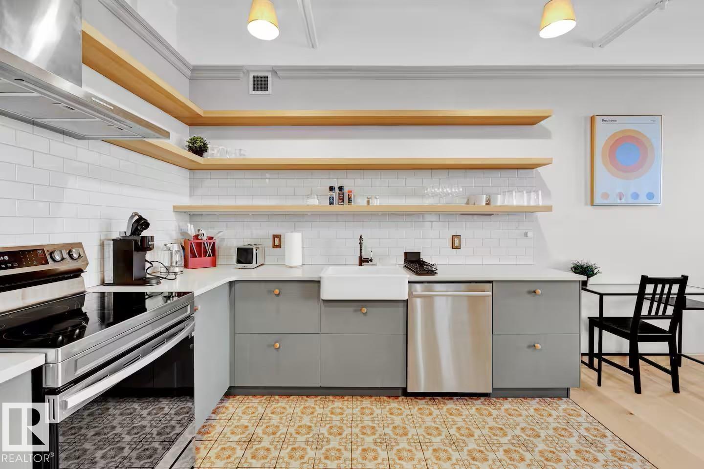 #903 10105 109 ST NW - 2