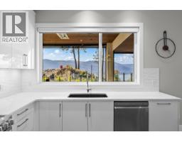 3pc Bathroom - 10018 Beacon Hill Drive, Lake Country, BC V4V0A9 Photo 10