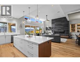 2pc Bathroom - 10018 Beacon Hill Drive, Lake Country, BC V4V0A9 Photo 11