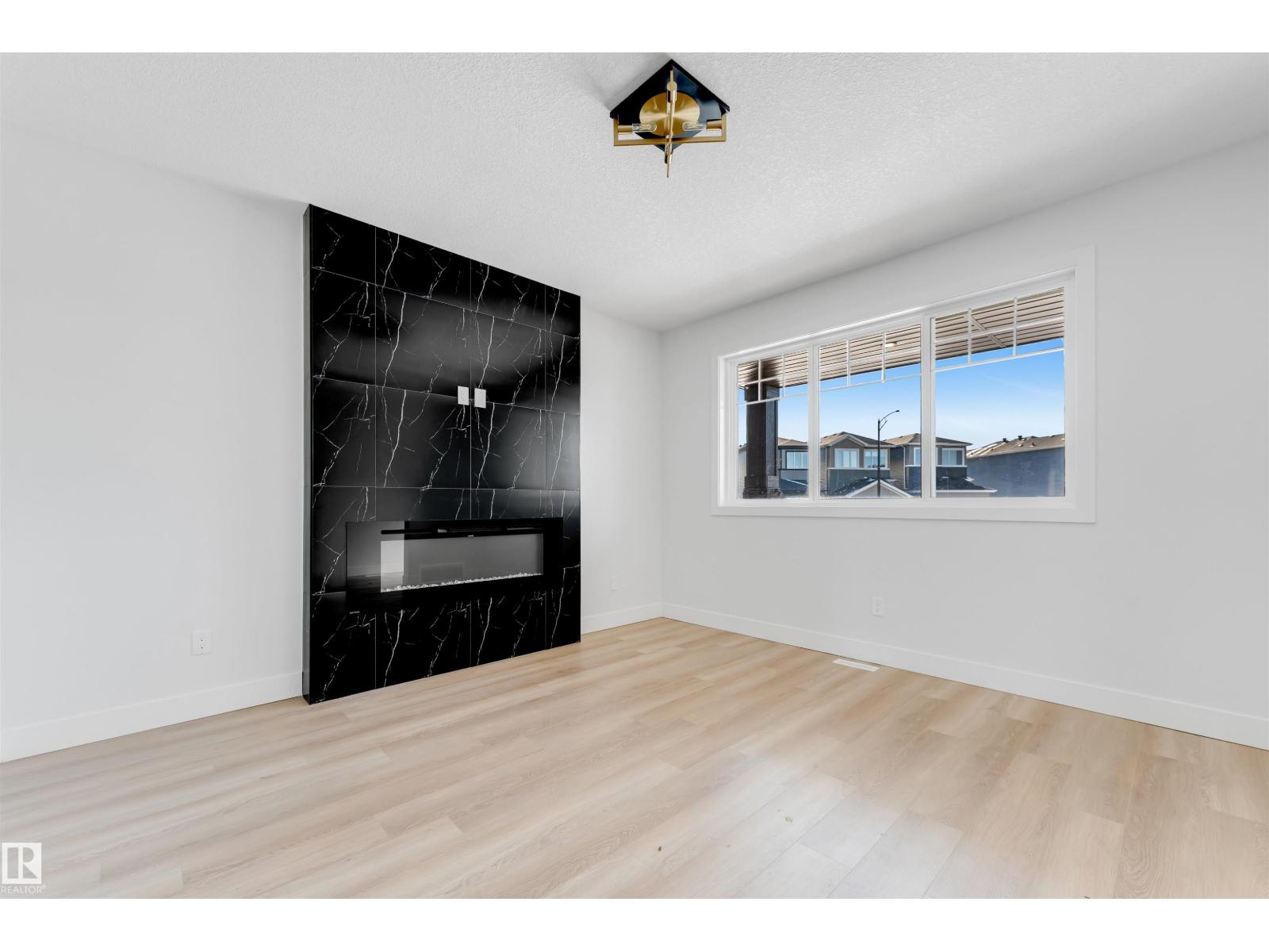 22932 80 AV NW, Rosenthal (Edmonton), Edmonton photo 5