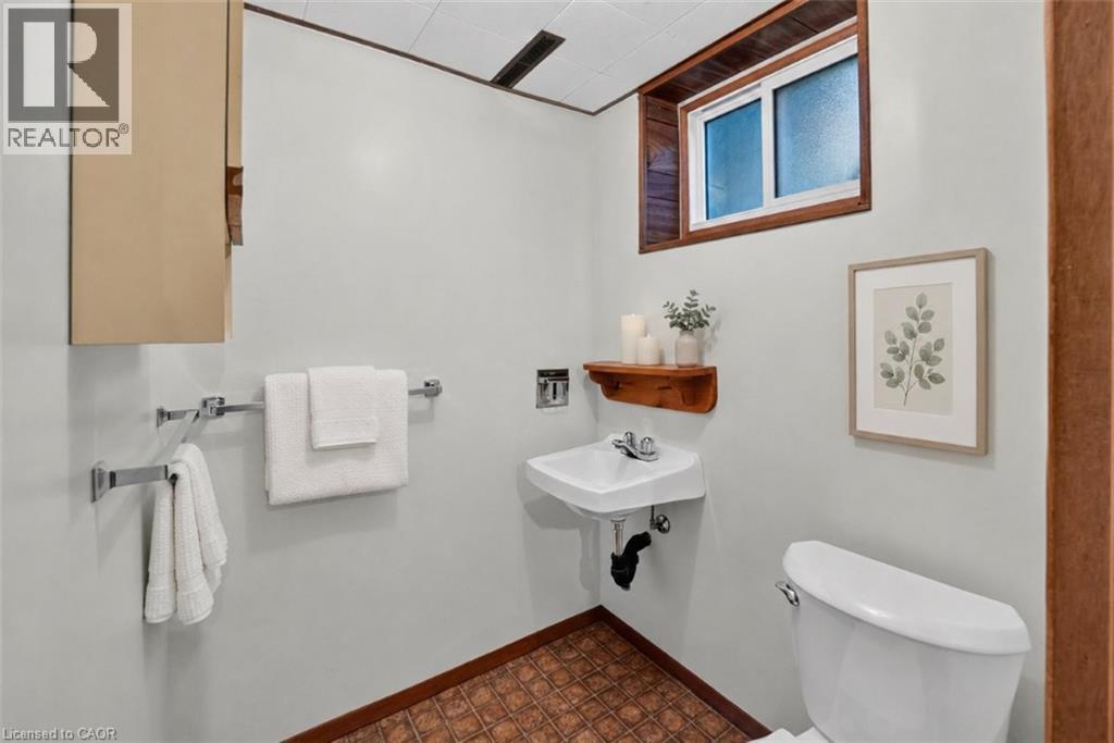 4193 REGENT Court - Image 16