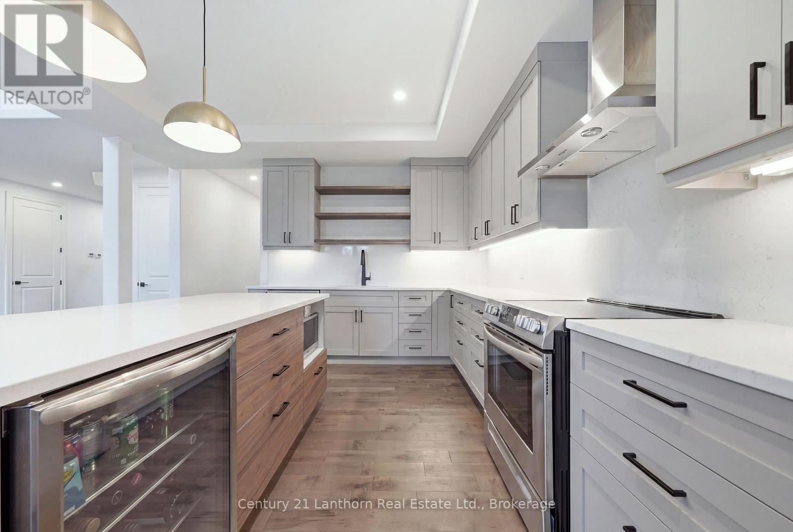 101 VILLENEUVE DRIVE - 14
