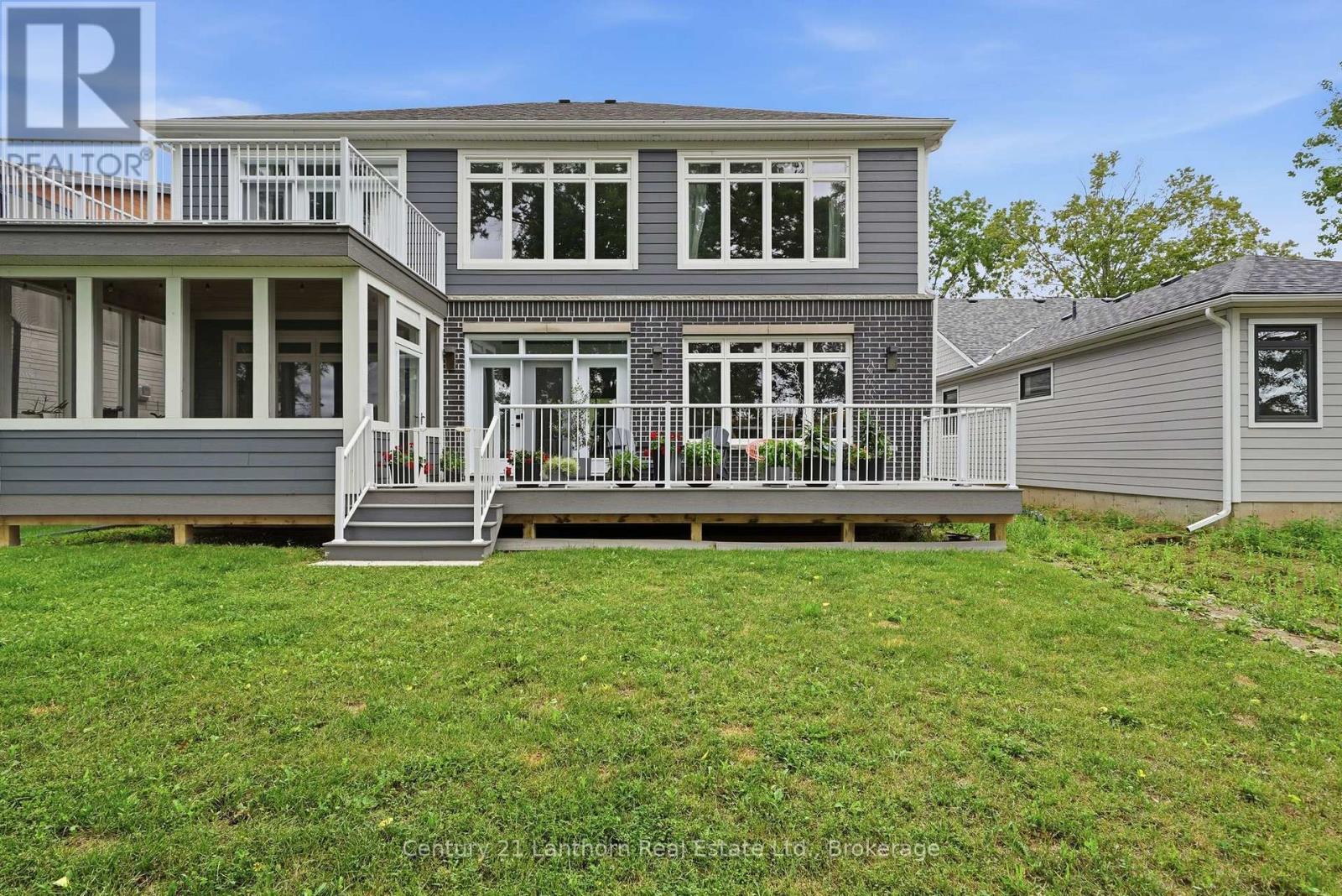 101 VILLENEUVE DRIVE - 43