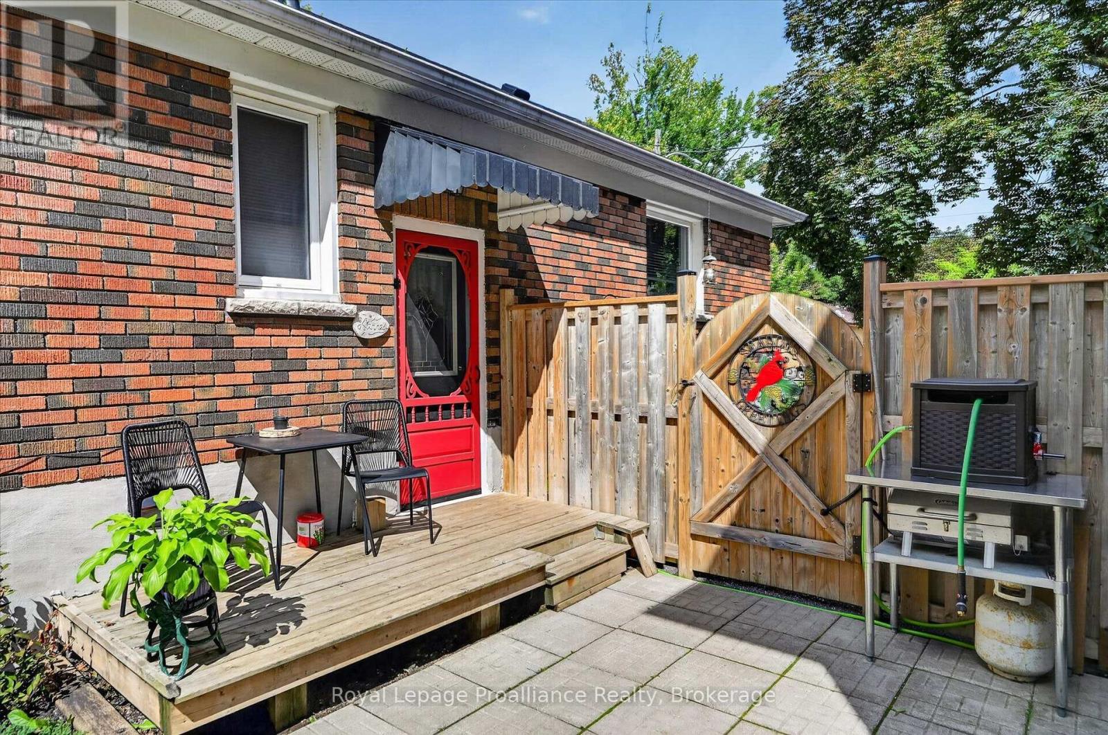 837 SHERBURNE STREET - Image 24