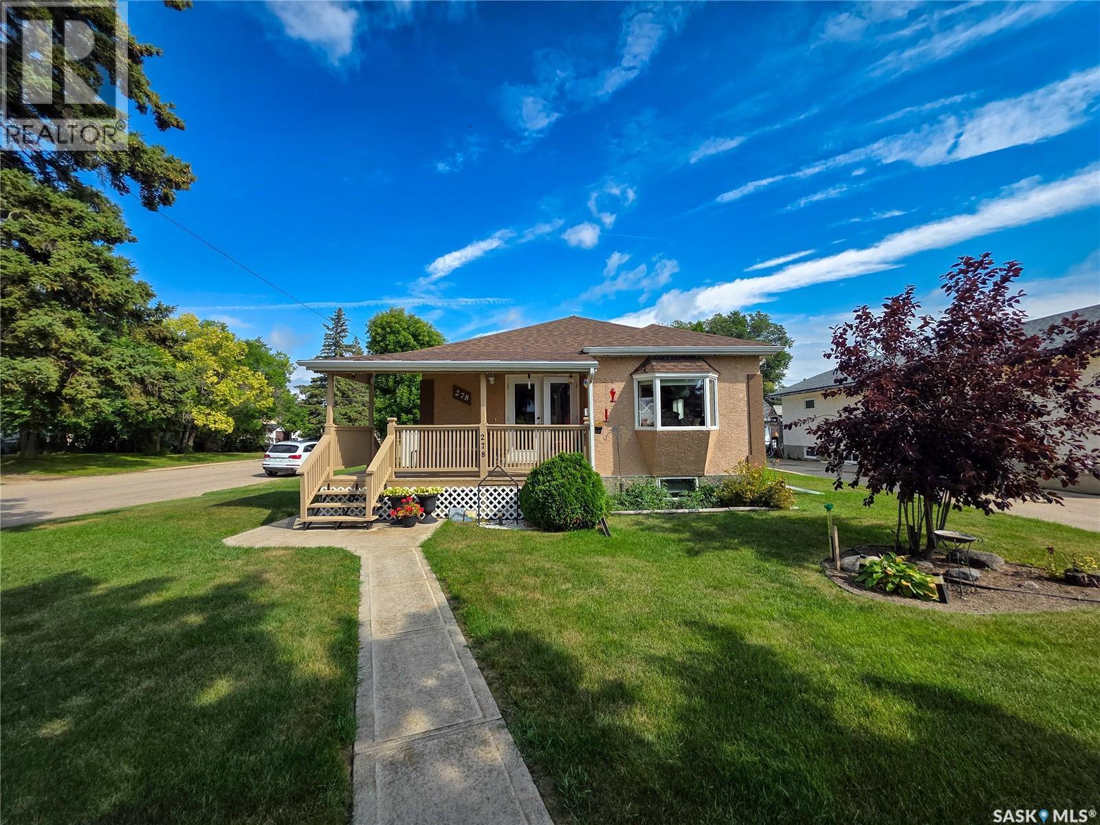 278 9th AVENUE W