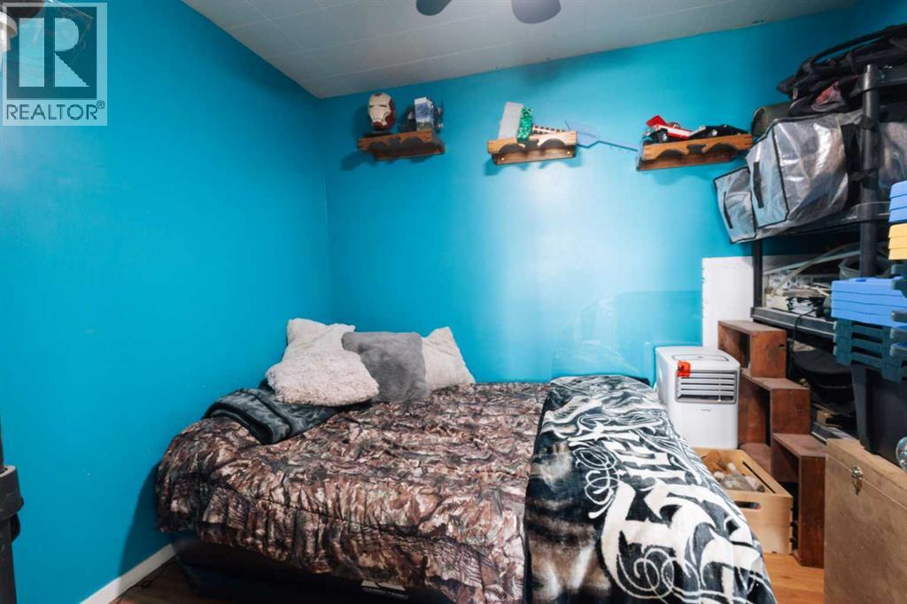 4910 52 Avenue - 13