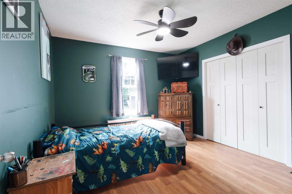 4910 52 Avenue - 11