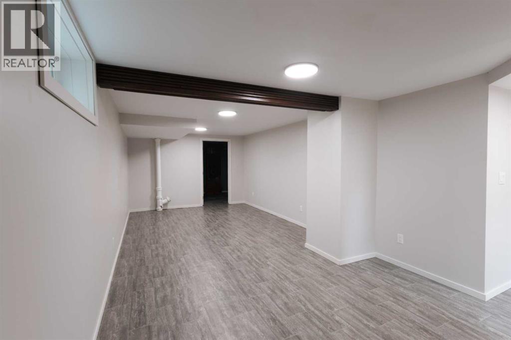 4910 52 Avenue - 16