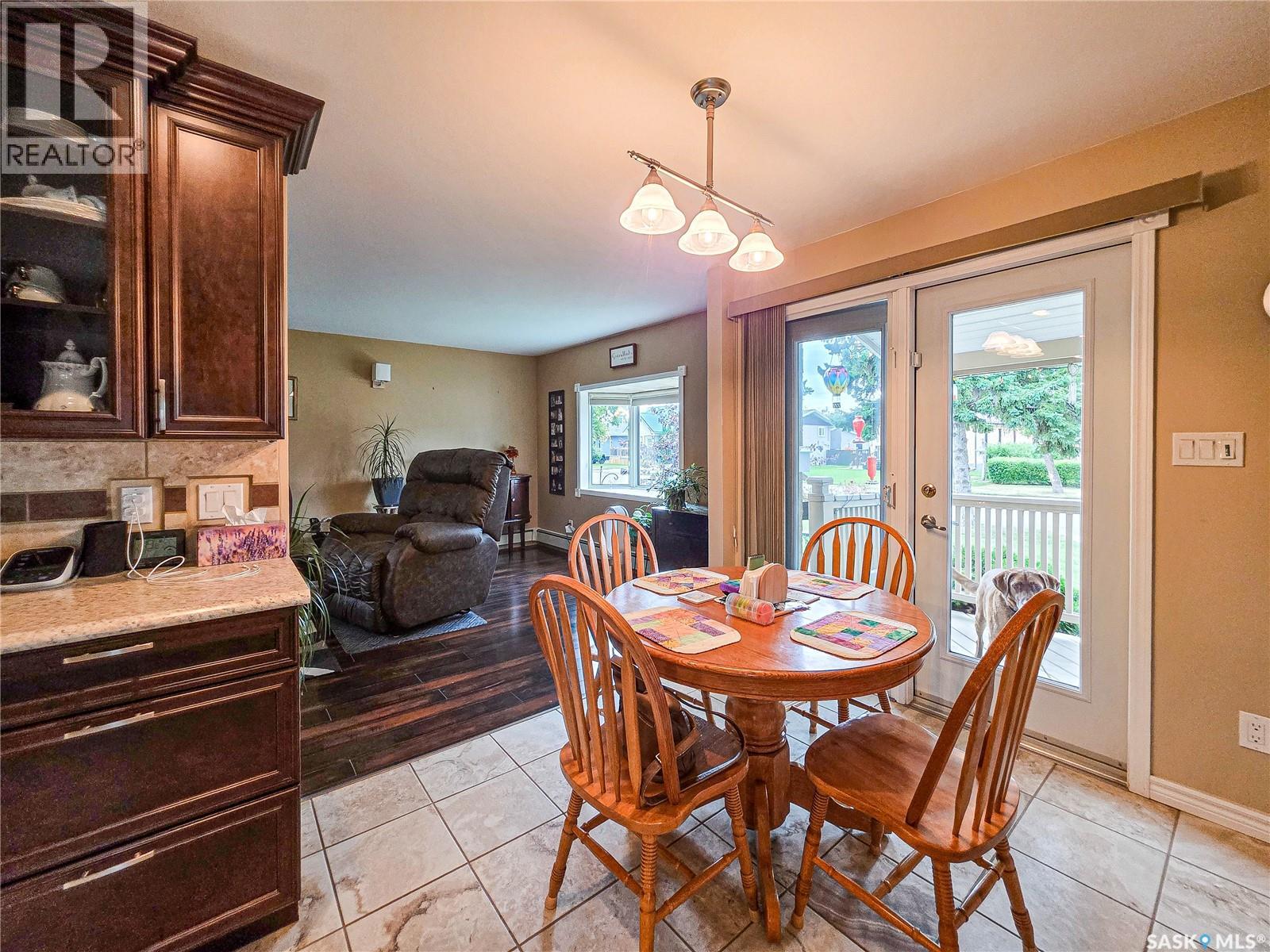 278 9th AVENUE W - Image 18
