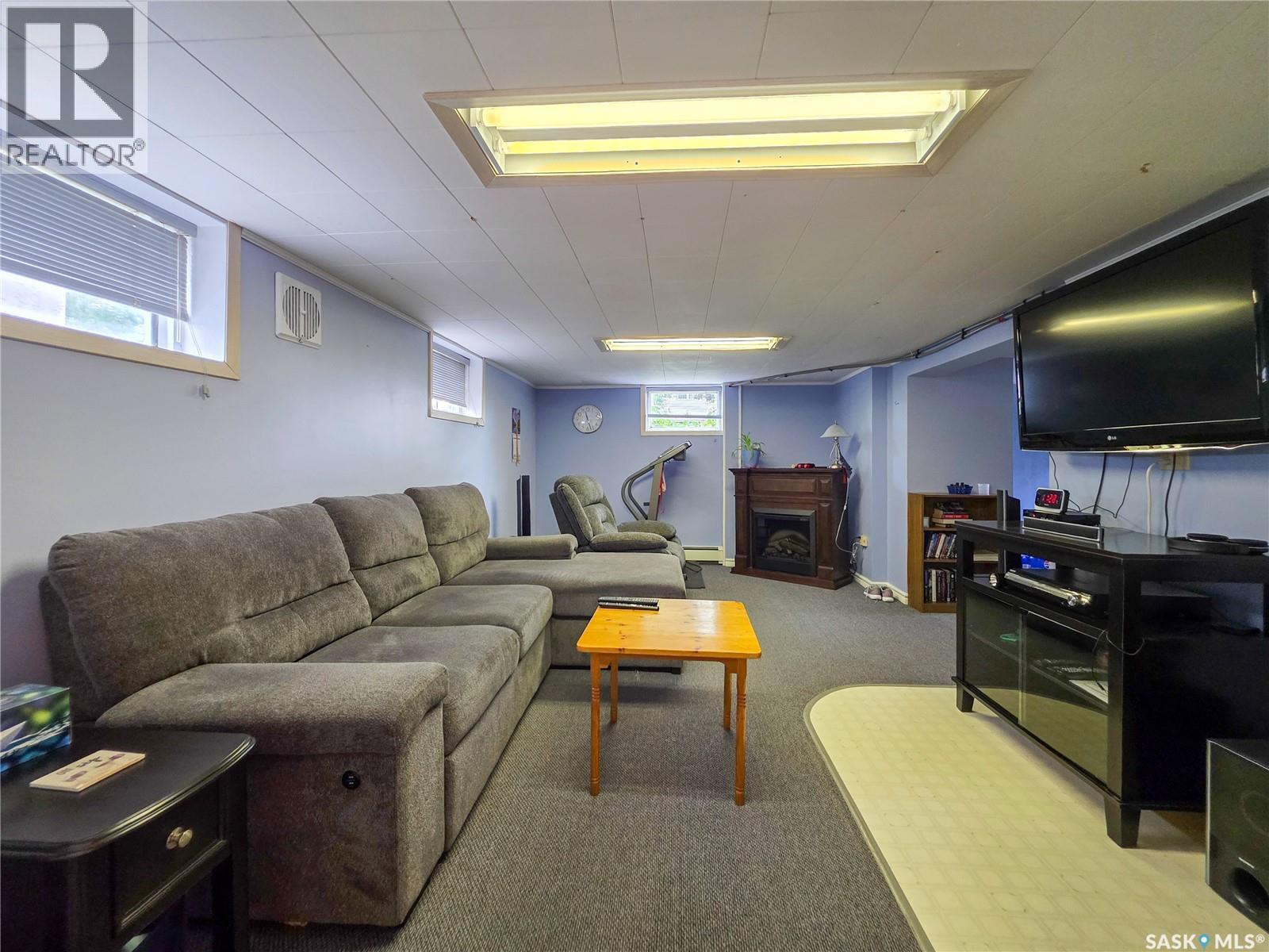 278 9th AVENUE W - Image 37