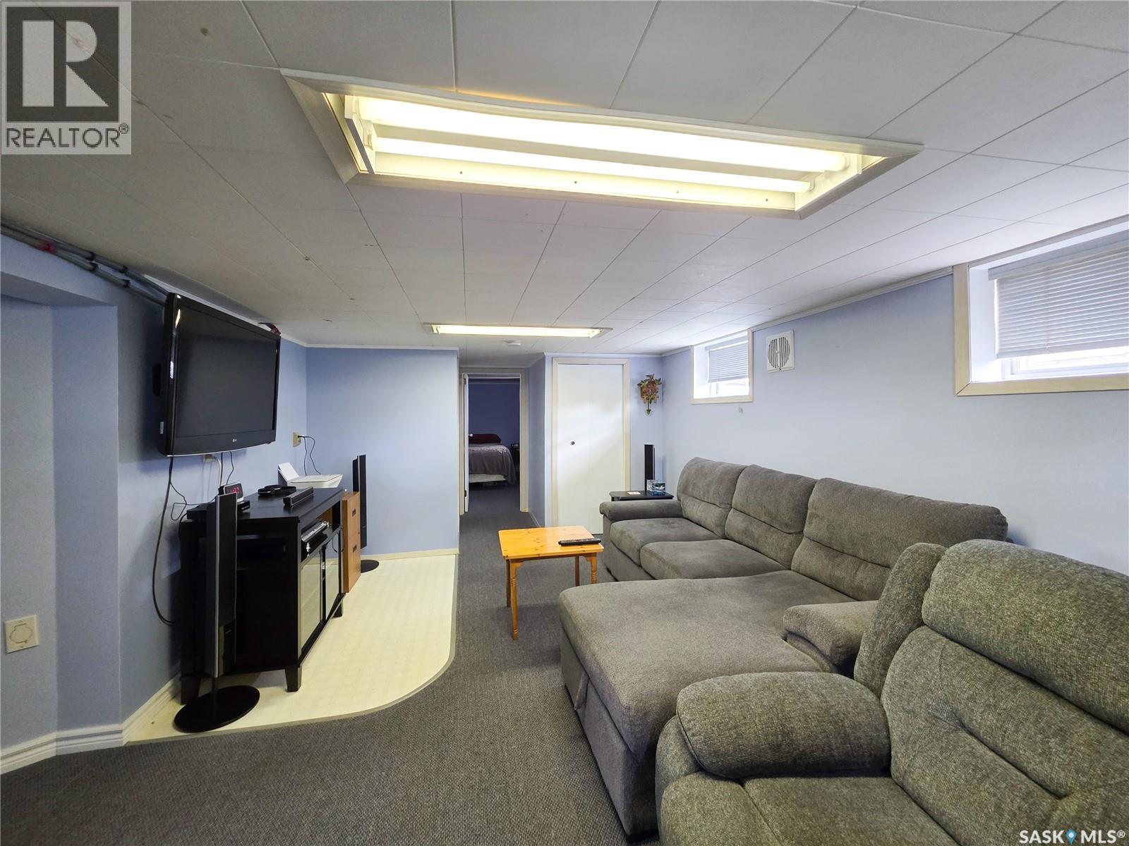 278 9th AVENUE W - Image 38