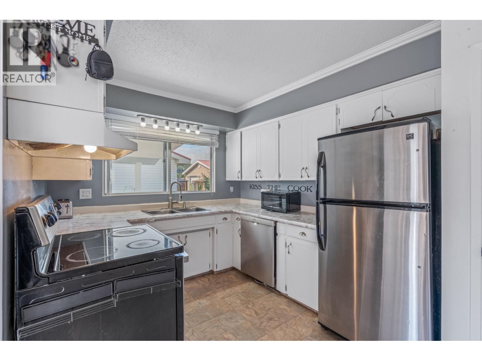 1126 CLUCULZ AVENUE, Prince George