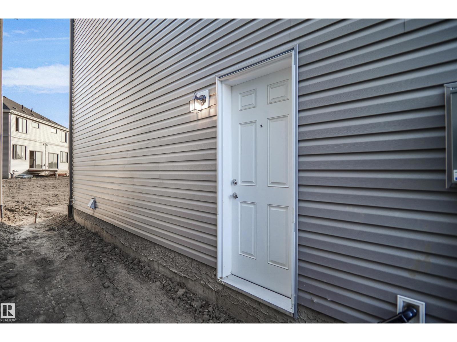 1019 14 AV NW - 38