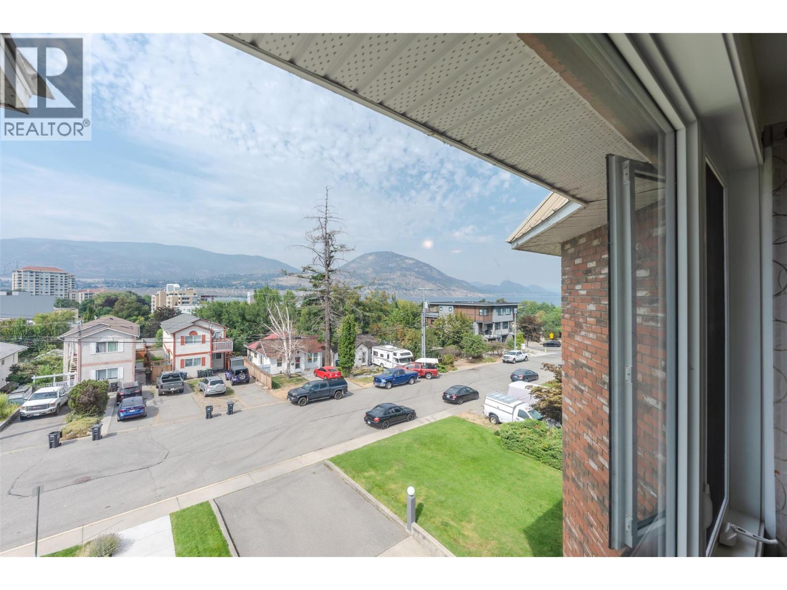 #304 84 Van Horne Street - Image 24