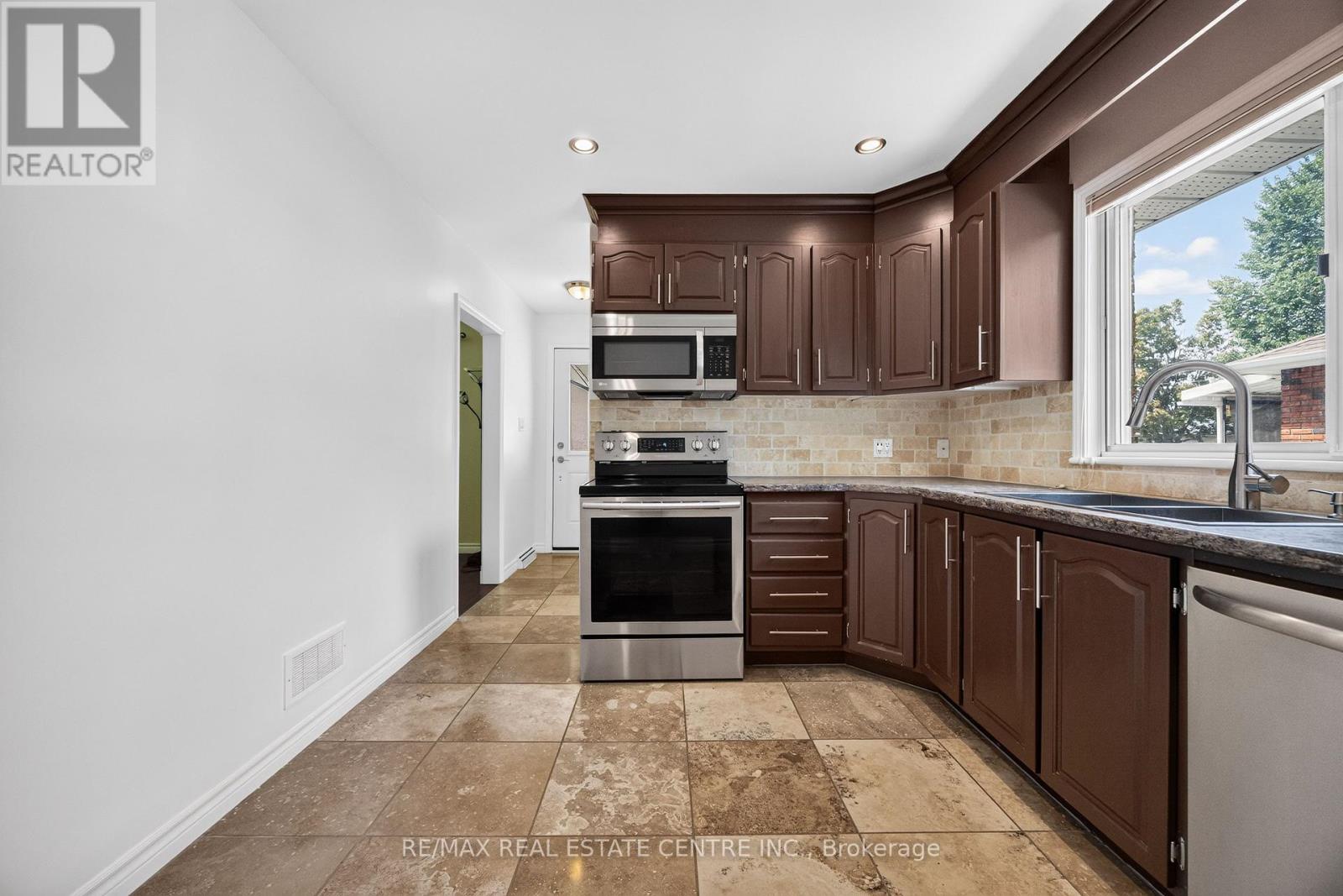 309 LASALLE AVENUE - Image 14