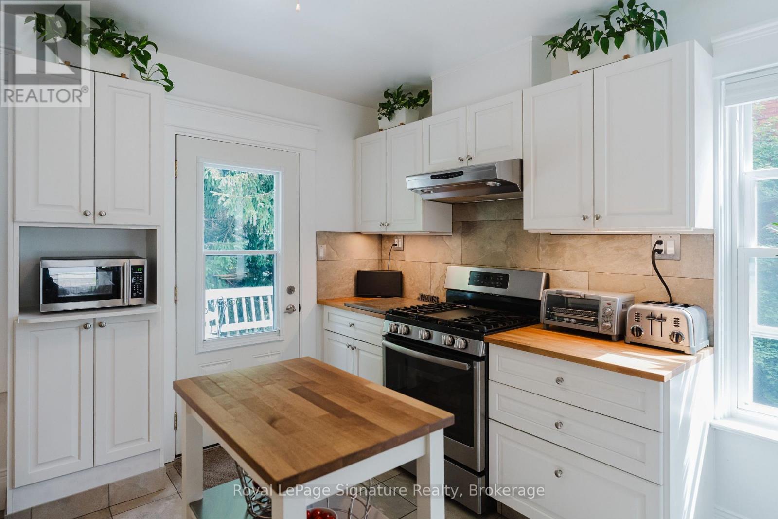 76 TROWBRIDGE STREET W - Image 12