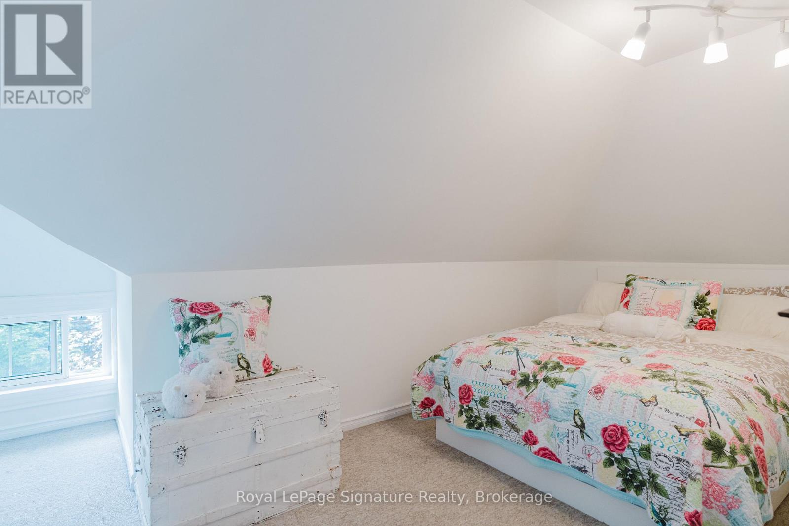 76 TROWBRIDGE STREET W - Image 29