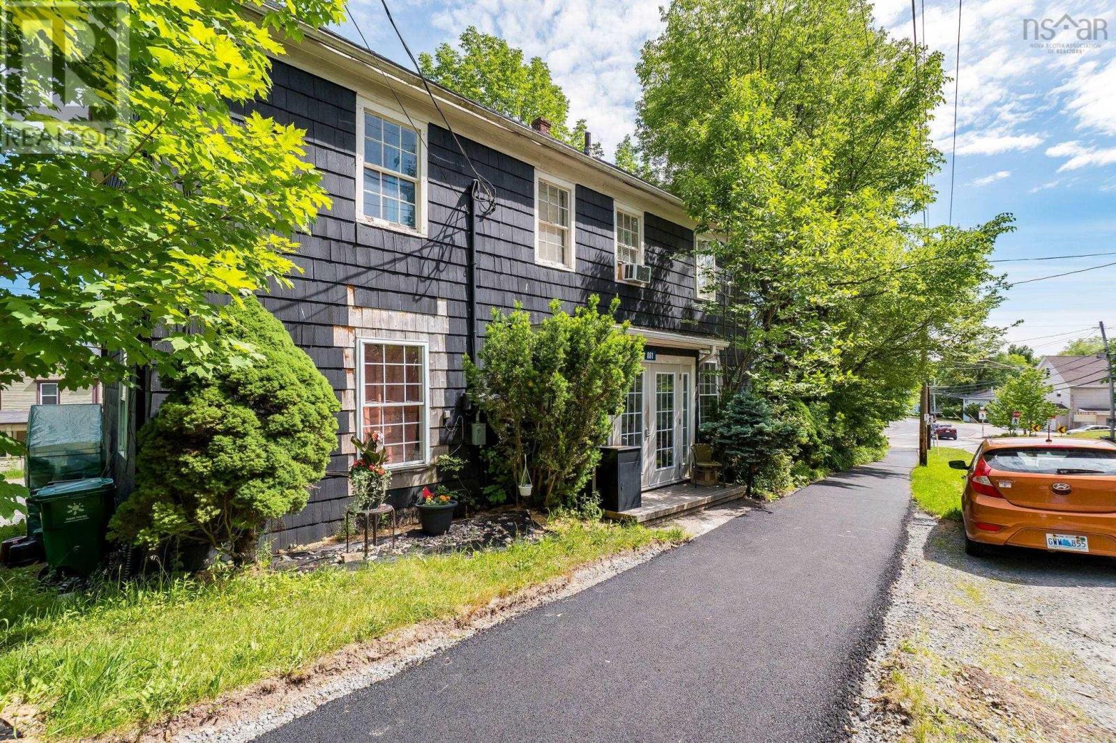 Property 2 of 15 of 861-865 King Street