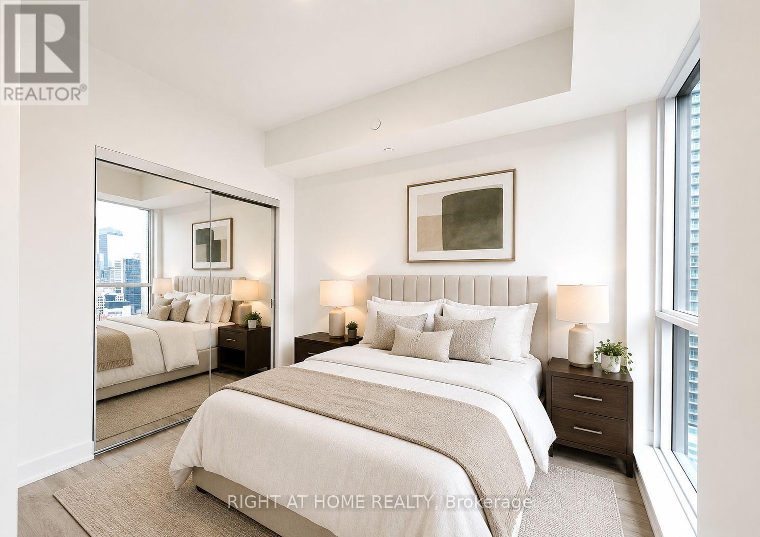 #2301 327 KING STREET - 4