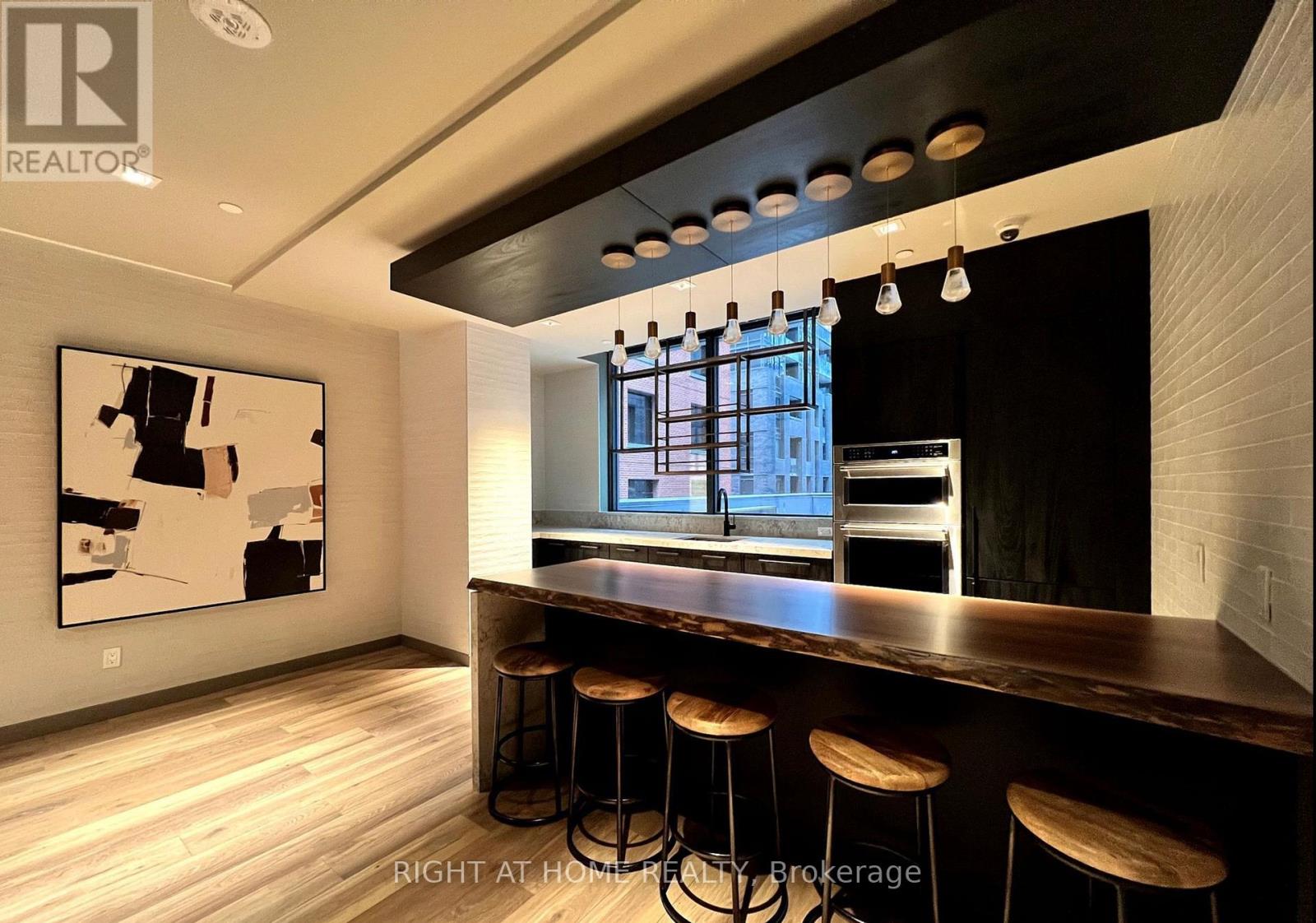 #2301 327 KING STREET - Image 15