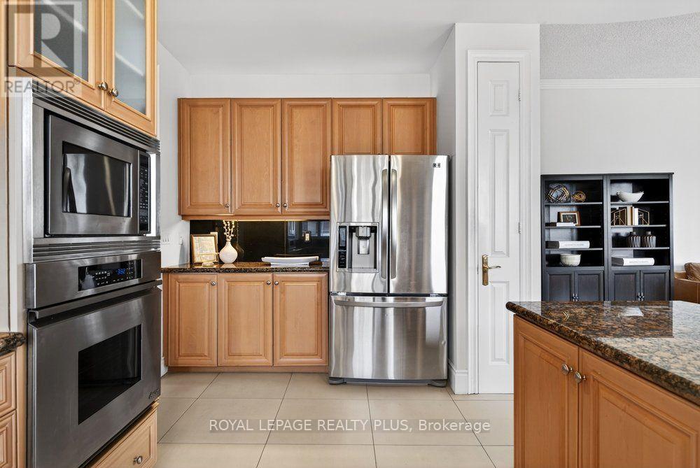 #TPH4 35 KINGSBRIDGE GARDEN CIRCLE - 11