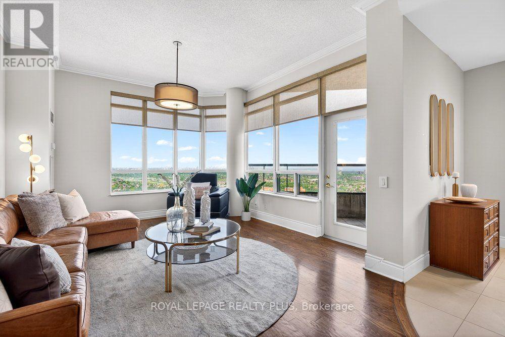 #TPH4 35 KINGSBRIDGE GARDEN CIRCLE - 13