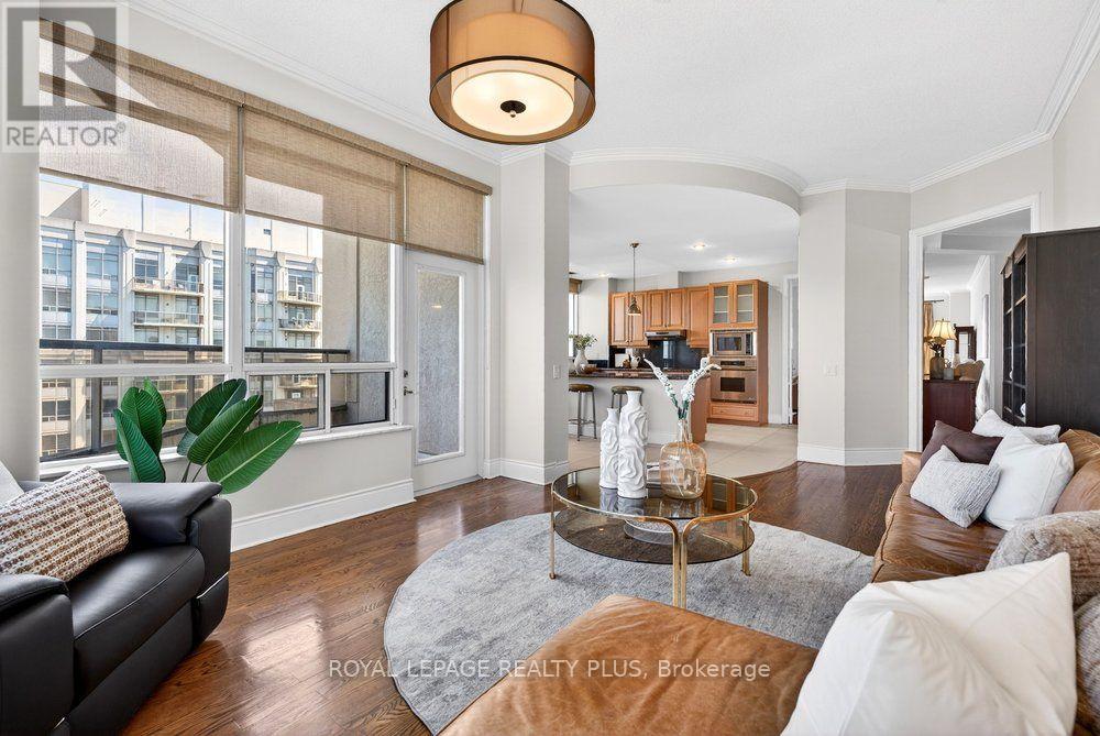 #TPH4 35 KINGSBRIDGE GARDEN CIRCLE - 14