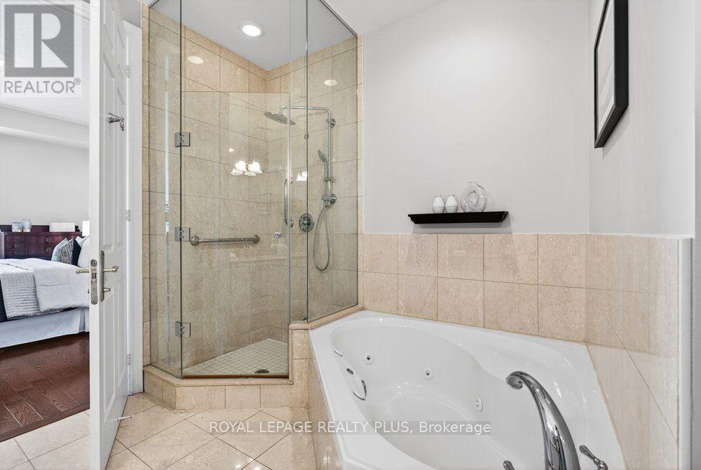 #TPH4 35 KINGSBRIDGE GARDEN CIRCLE - 18