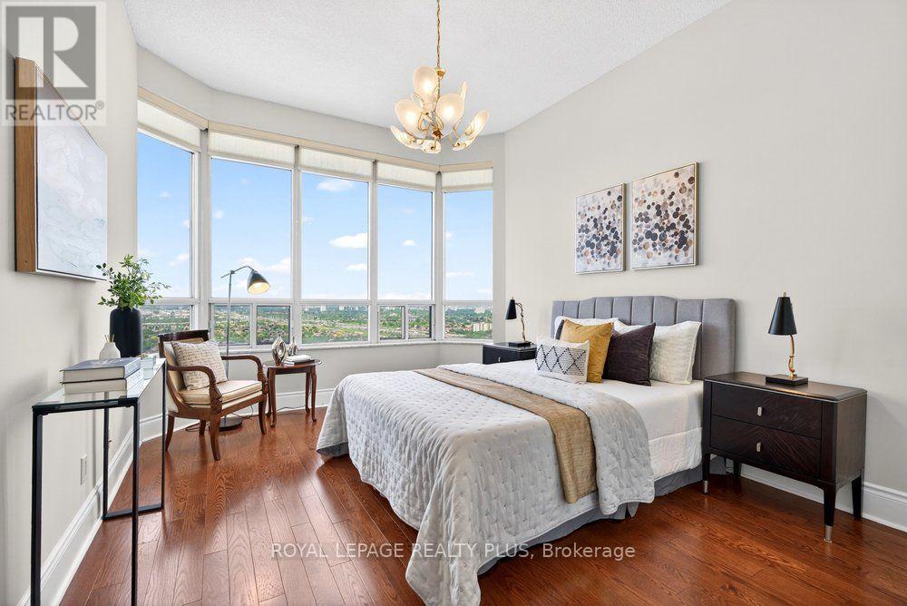 #TPH4 35 KINGSBRIDGE GARDEN CIRCLE - 19