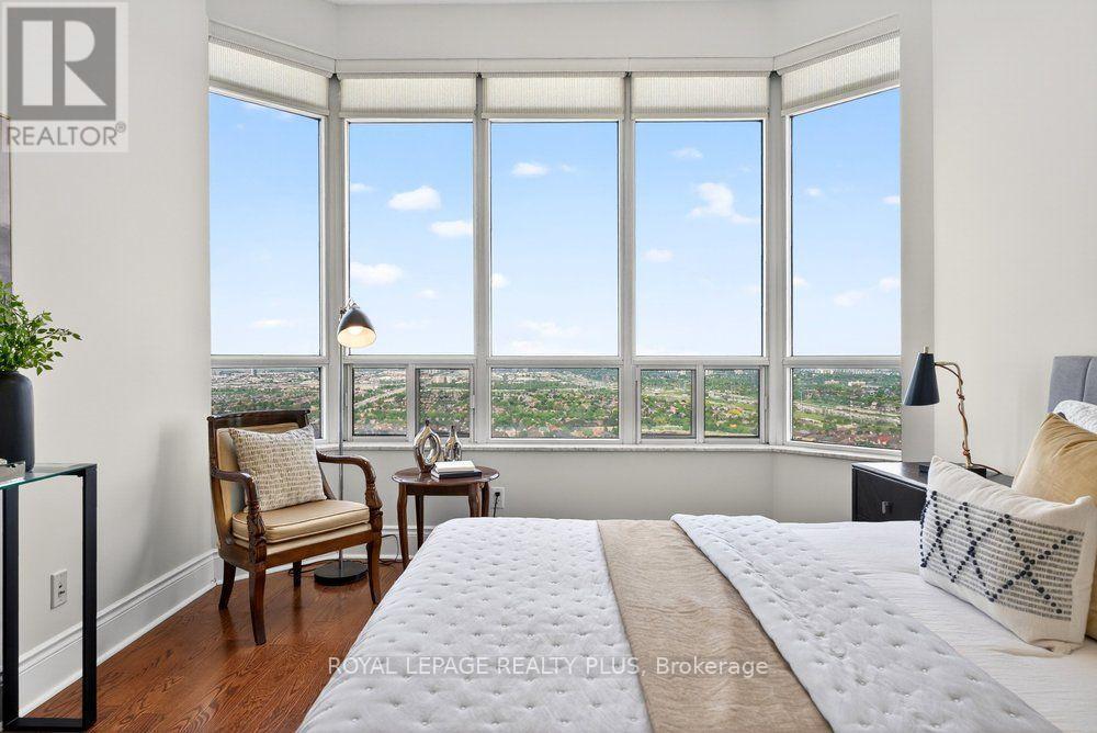 #TPH4 35 KINGSBRIDGE GARDEN CIRCLE - 20