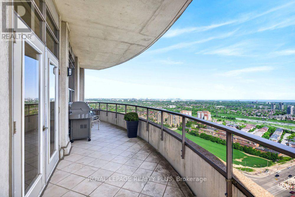 #TPH4 35 KINGSBRIDGE GARDEN CIRCLE - 26