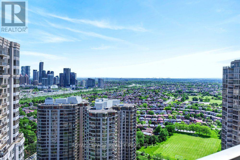 #TPH4 35 KINGSBRIDGE GARDEN CIRCLE - 28