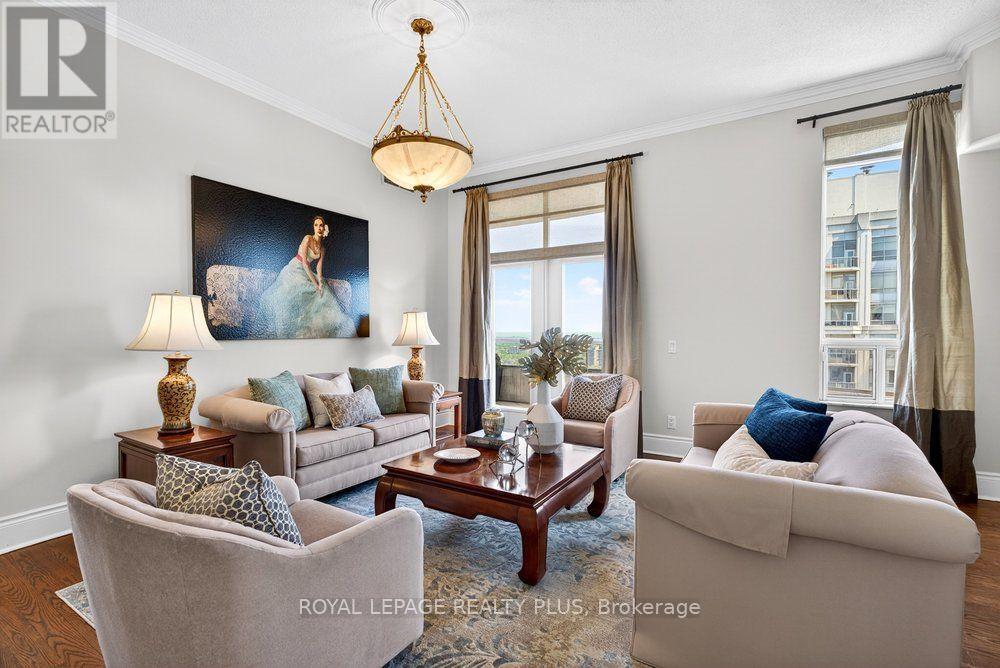 #TPH4 35 KINGSBRIDGE GARDEN CIRCLE - 3