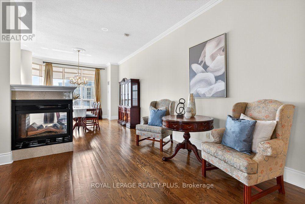 #TPH4 35 KINGSBRIDGE GARDEN CIRCLE - 5