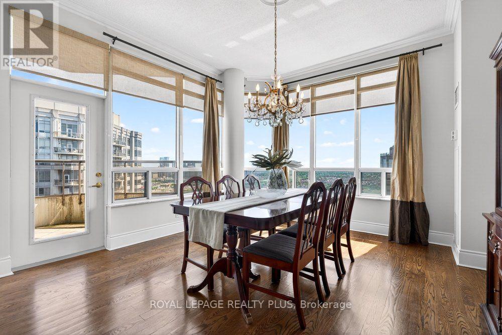 #TPH4 35 KINGSBRIDGE GARDEN CIRCLE - Image 6