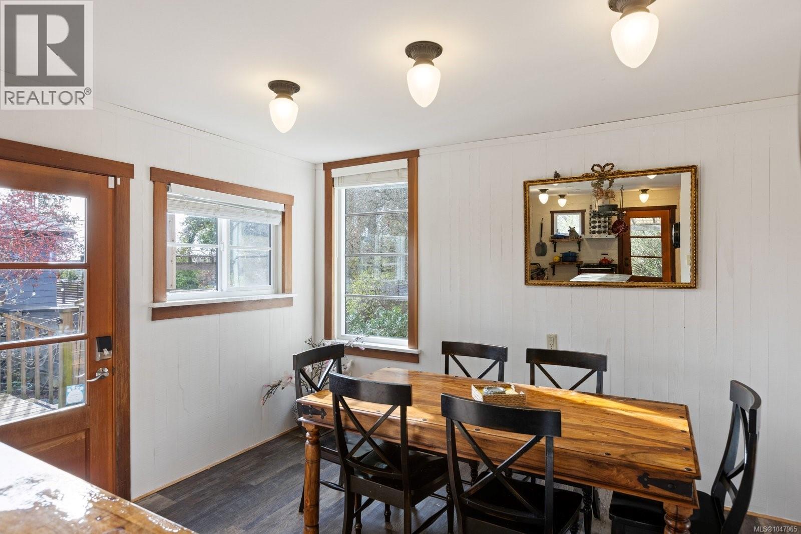5165 Cordova Bay Rd, Saanich