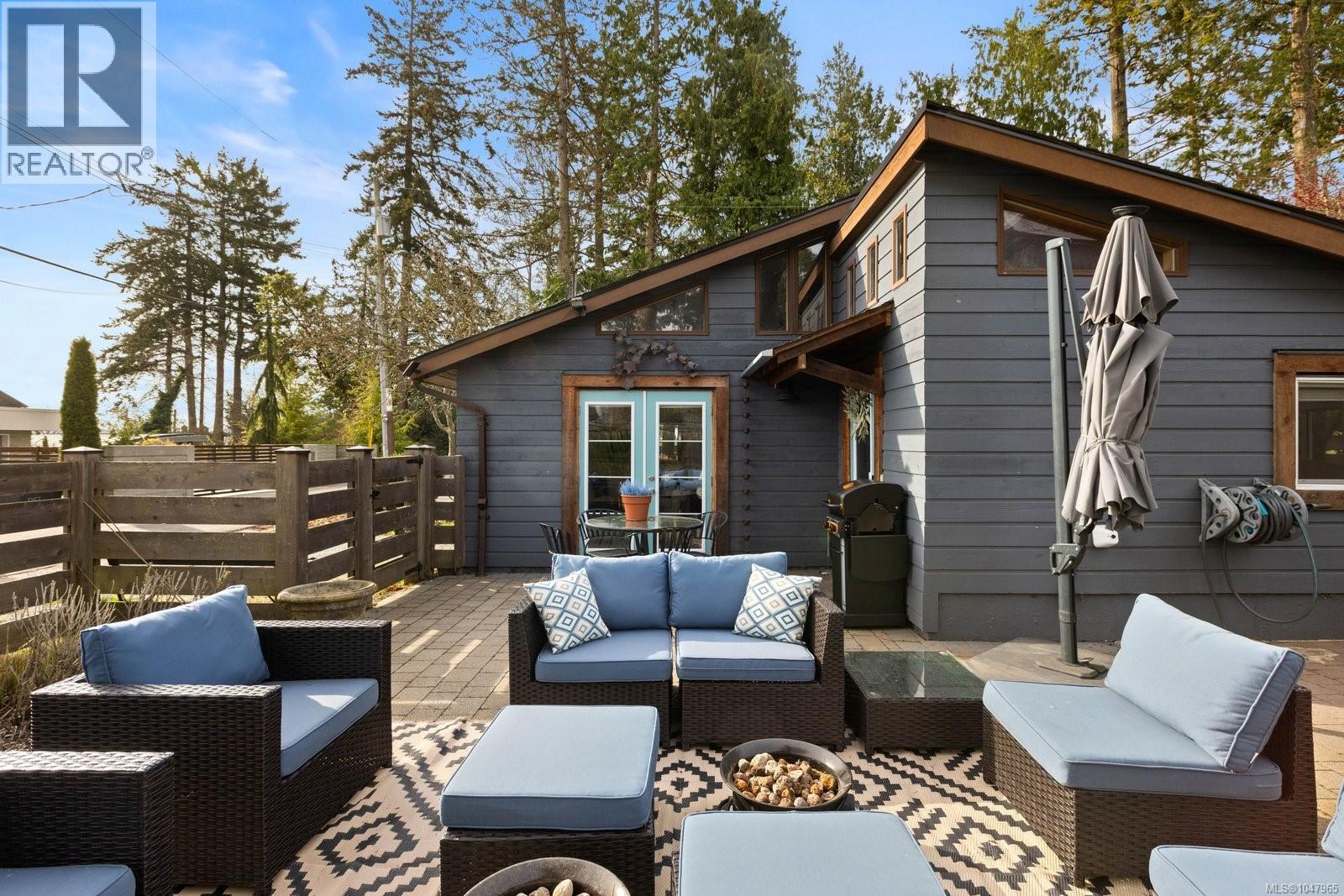 5165 Cordova Bay Rd, Saanich