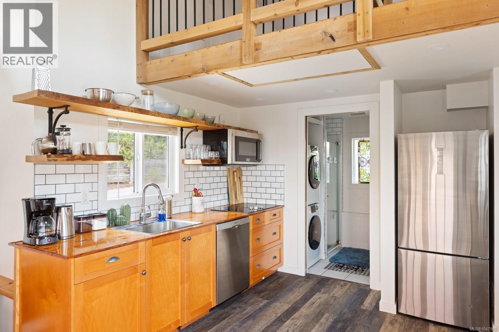 5165 Cordova Bay Rd, Saanich