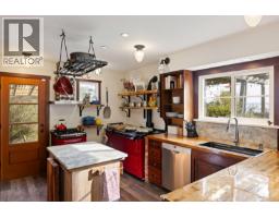 Attic (finished) - 5165 Cordova Bay Rd, Saanich, BC V8Y2K7 Photo 14