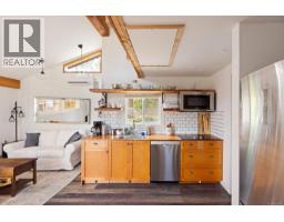 5165 Cordova Bay Rd, Saanich, BC V8Y2K7 Photo 41