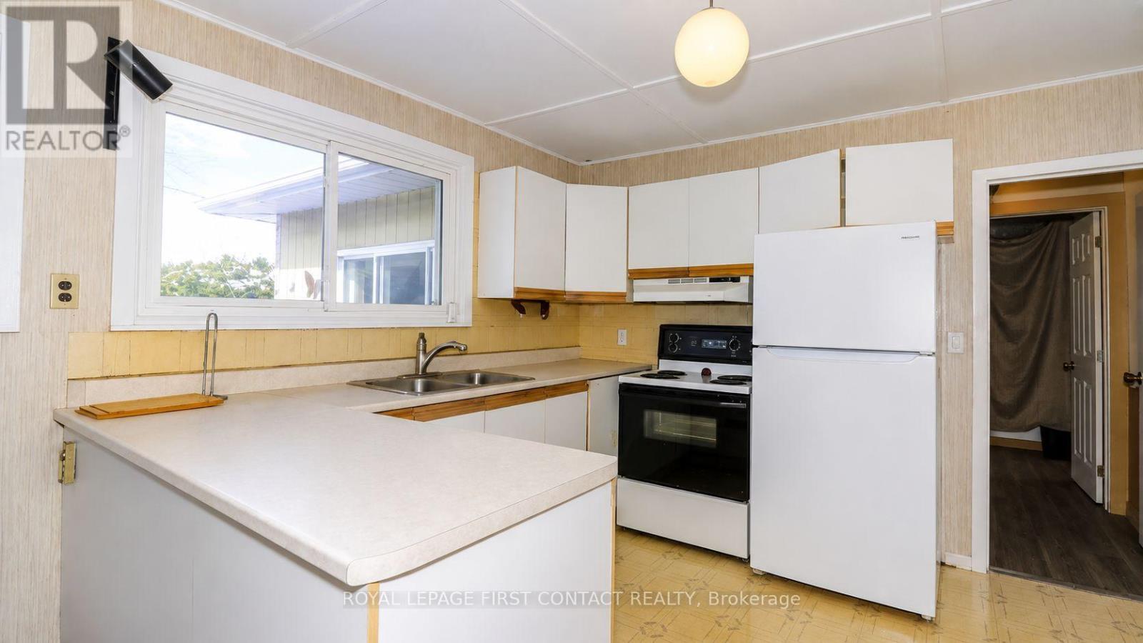 21 GLASSFORD ROAD - 23