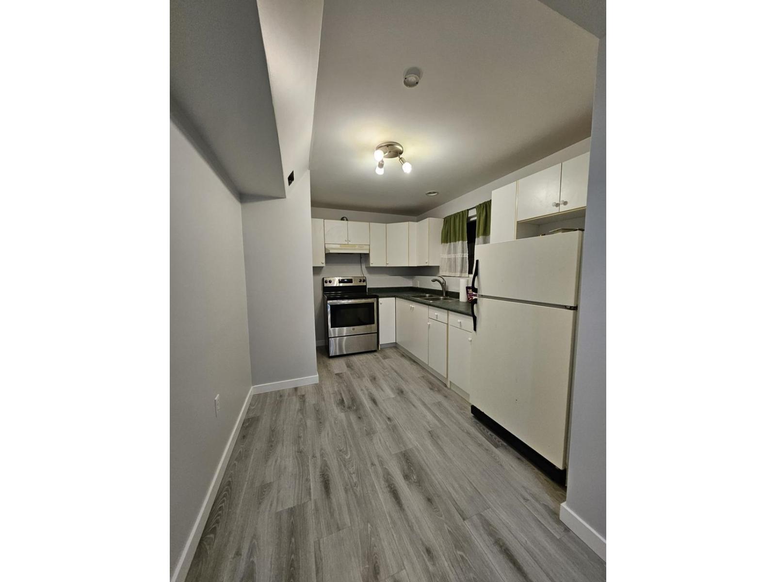 3 Bed, 2 Bath House for Rent in Surrey – 15118 91A STREET, Surrey – MLS# R3159449 - Image 16