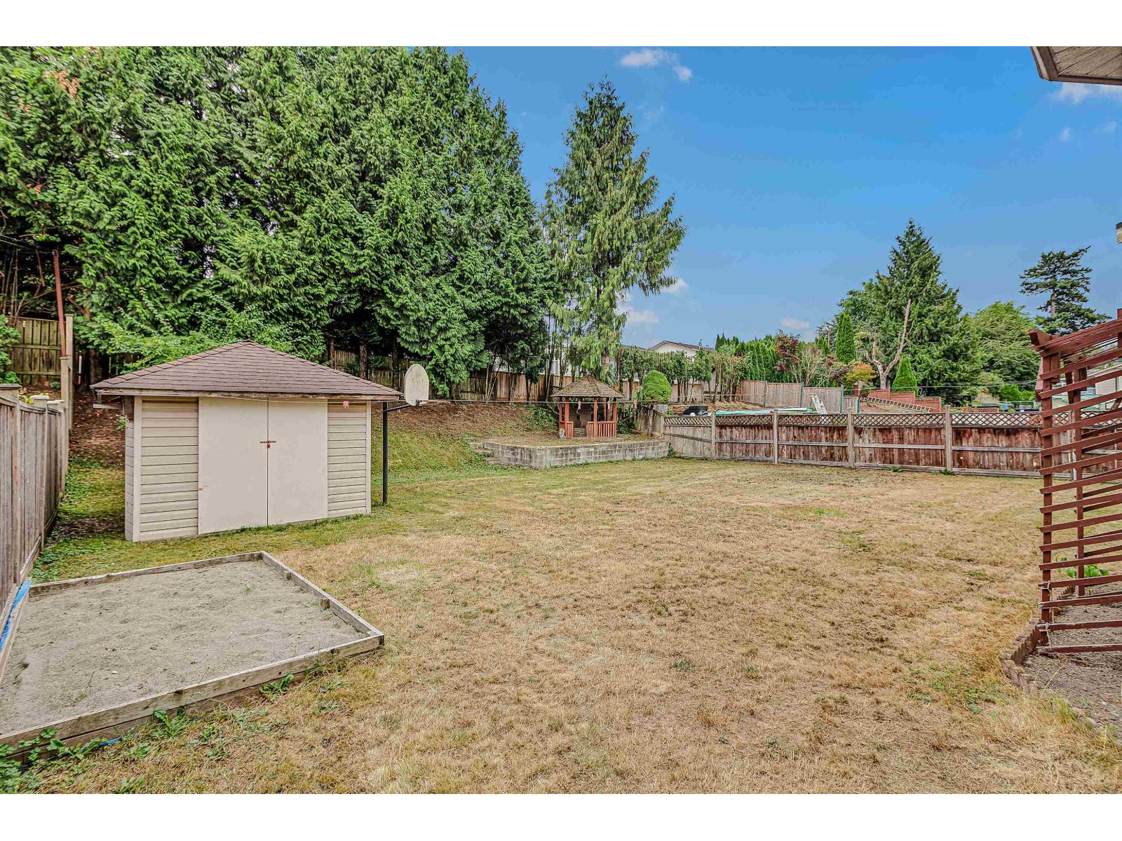 32878 HARWOOD Place, Abbotsford, British Columbia, V2S7C1, Abbotsford, British Columbia — photo 3 of 5