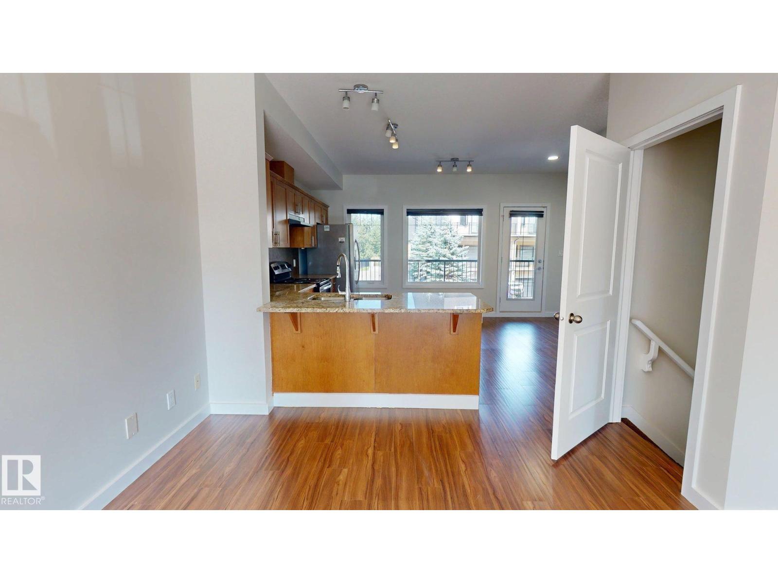 5833 Mullen PL NW, MacTaggart, Edmonton photo 4