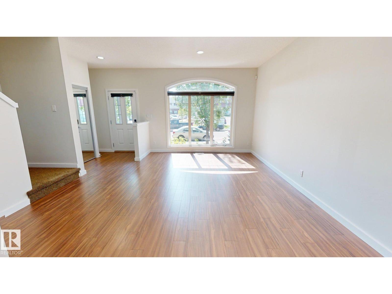 5833 Mullen PL NW, MacTaggart, Edmonton photo 3