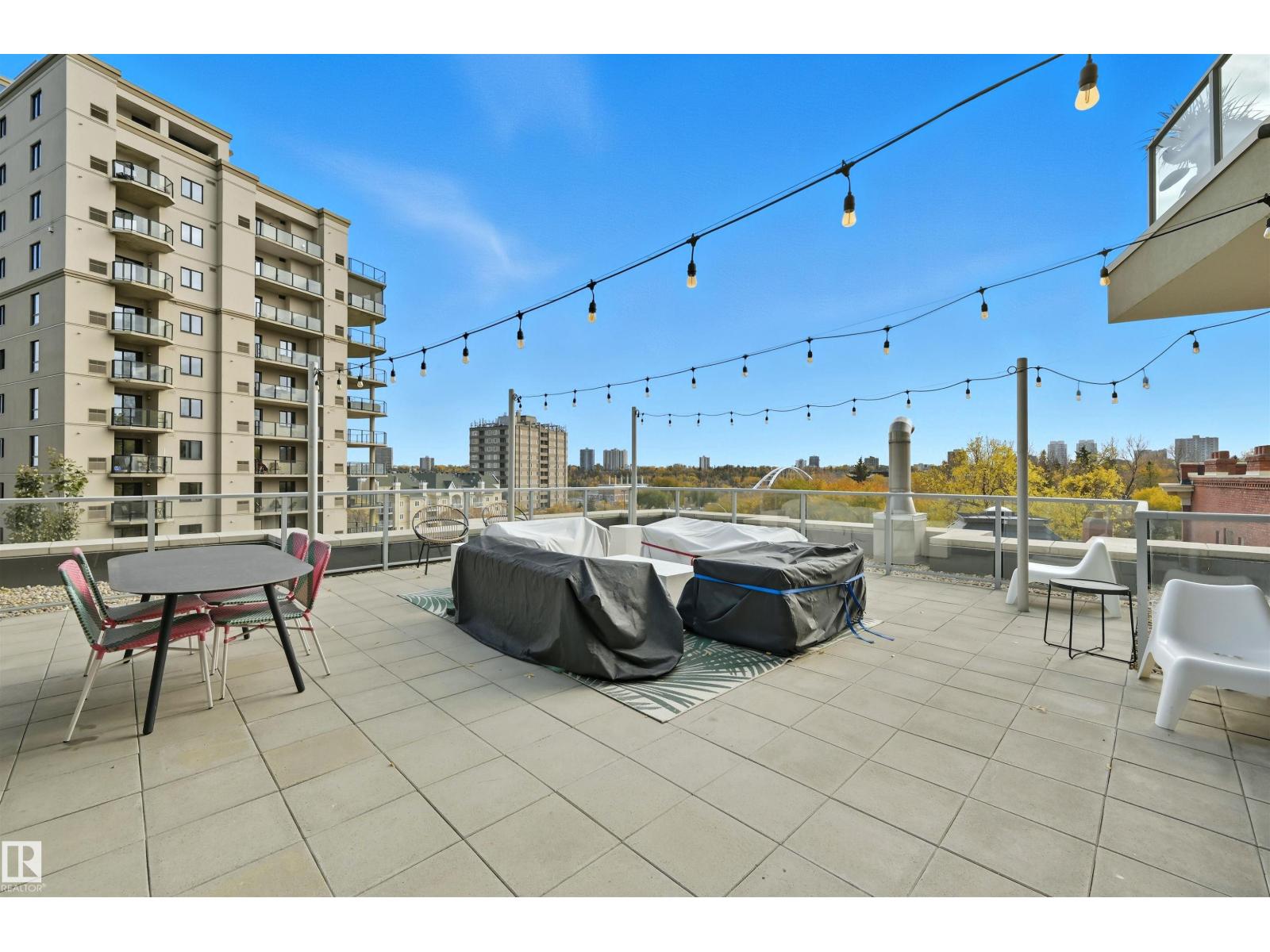 #2002 9720 106 ST NW - 33