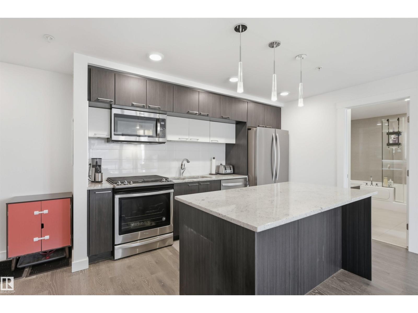 #2002 9720 106 ST NW - 7